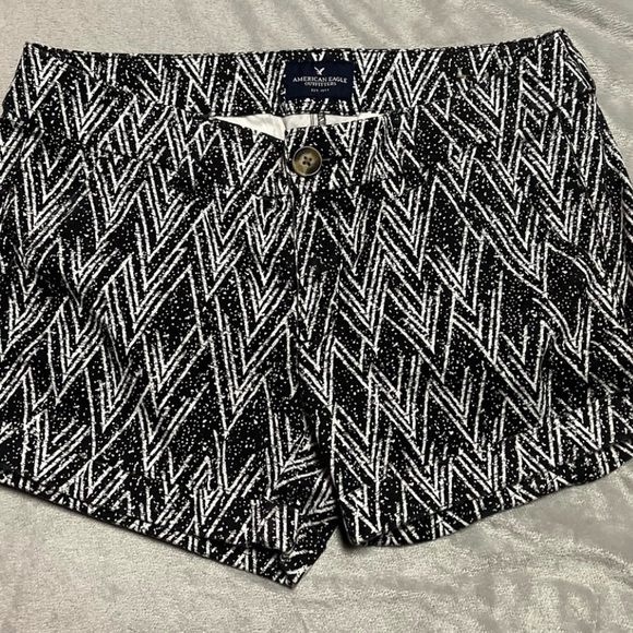 American Eagle Outfitters ~ Shorts ~ Size 6 ~ Women’s ~ Shorts ~ Black & White - Picture 15 of 16